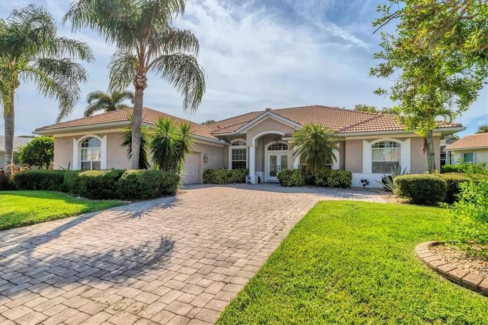 380 Otter Creek Dr, Venice, FL 34292