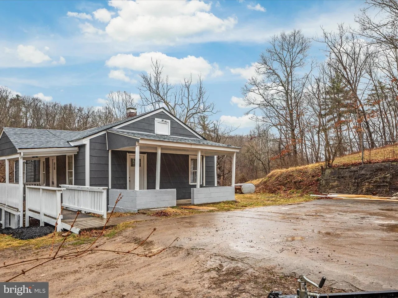 1416 Green Spring Rd, Winchester, VA 22603