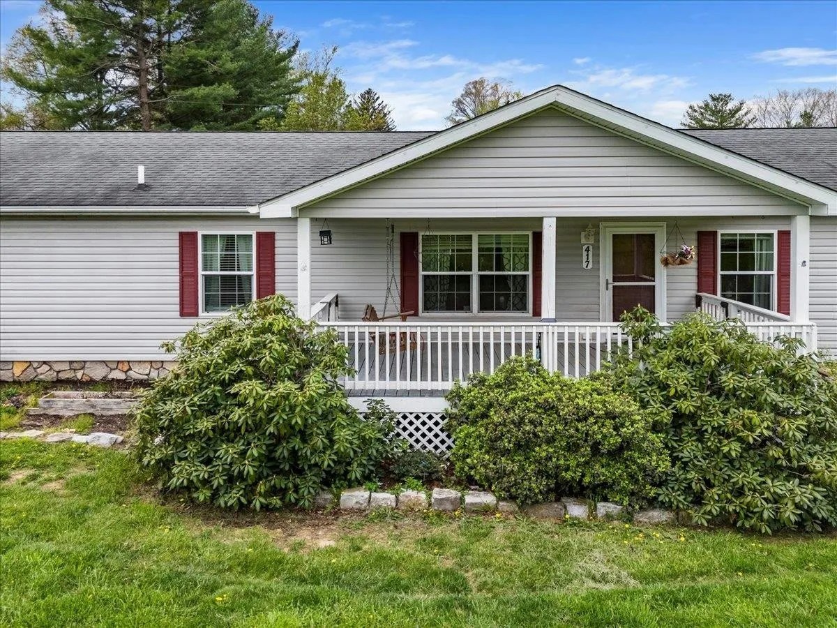 For Sale 417 Lawndale Dr, Pearisburg, VA 24134