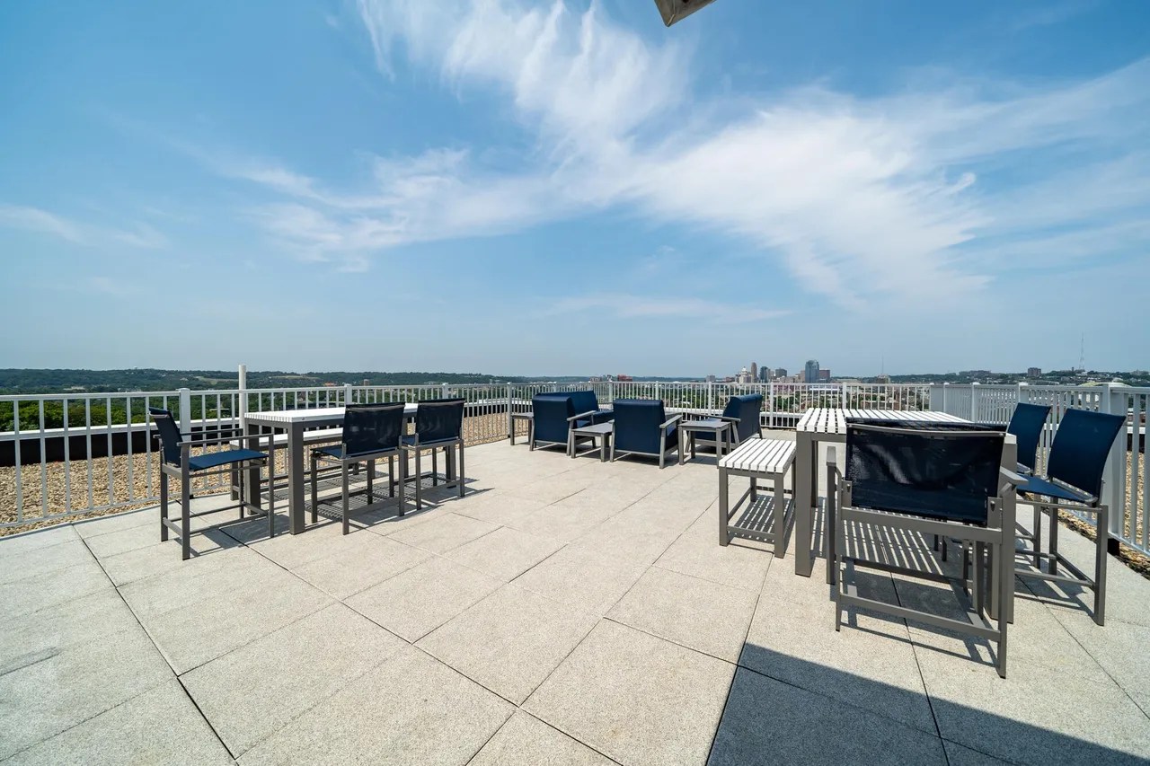 120 Main St Apt 211, Newport, KY 41071