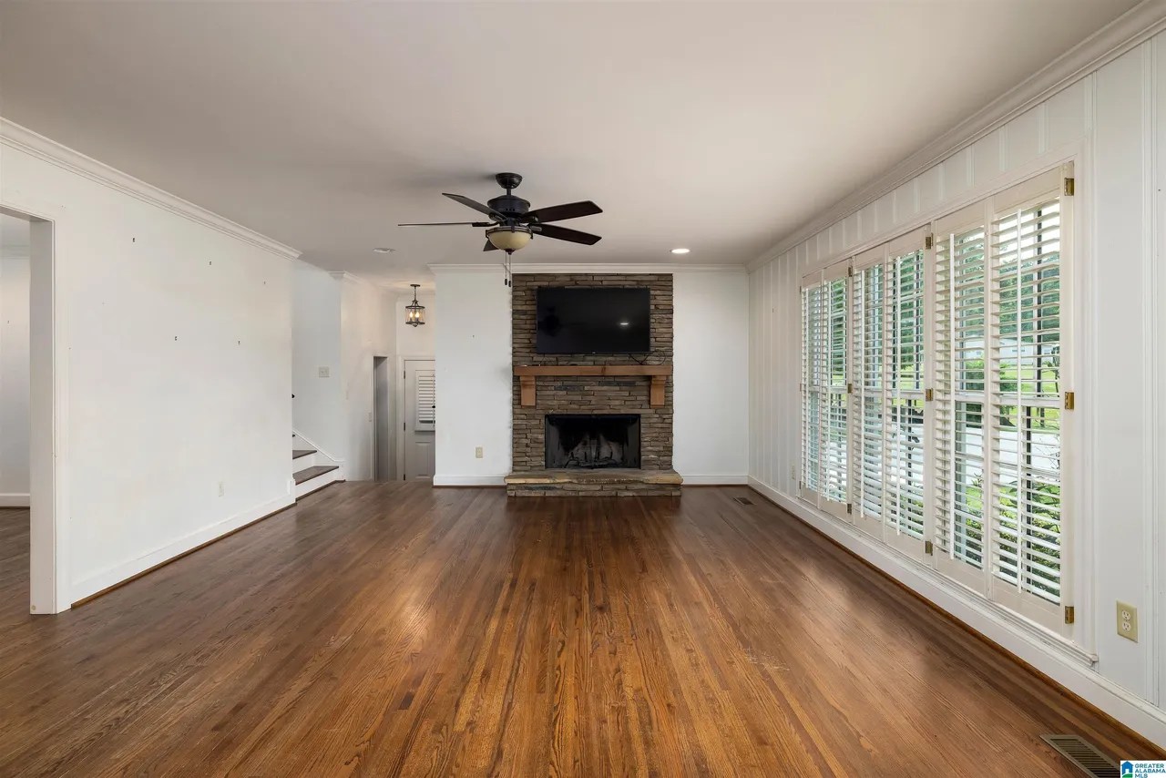 664 Montgomery Dr, Oneonta, AL 35121