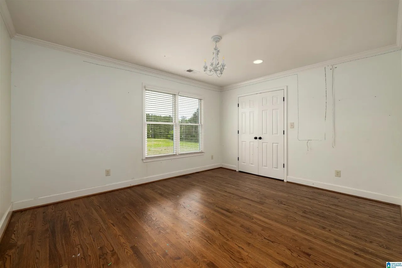 664 Montgomery Dr, Oneonta, AL 35121