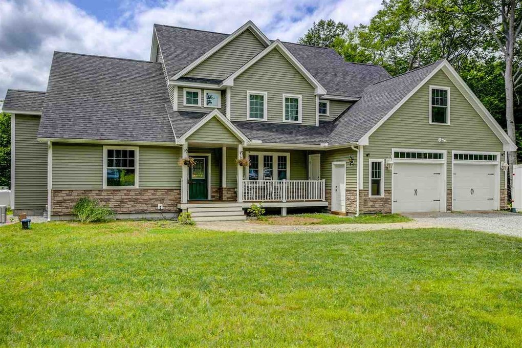 164 Bartlett Dr, Weare, NH 03281