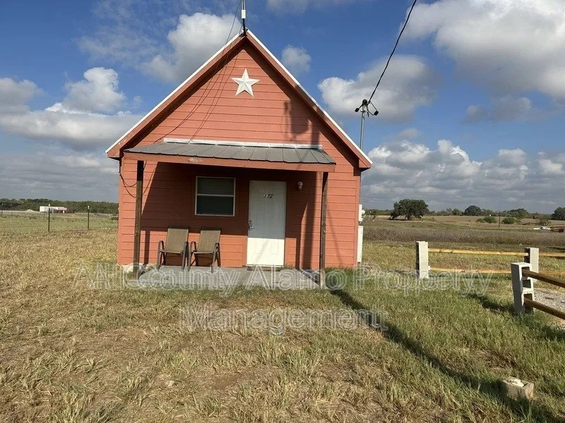 573 State Highway 97 E 101, Floresville, TX 78114 Home for Rent