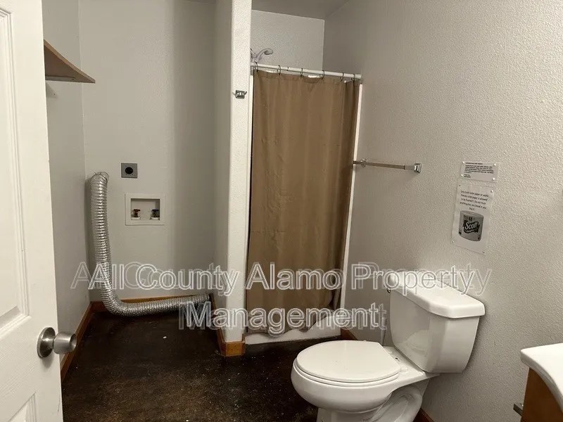 573 State Highway 97 E 101, Floresville, TX 78114 Home for Rent