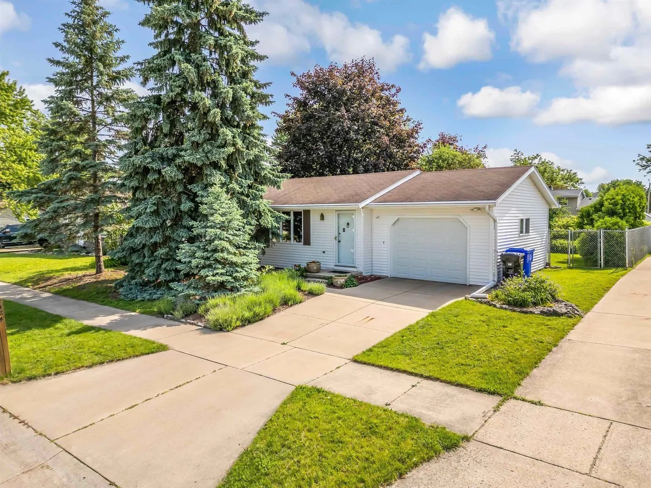 2424 S Horizon Dr, Appleton, WI 54915