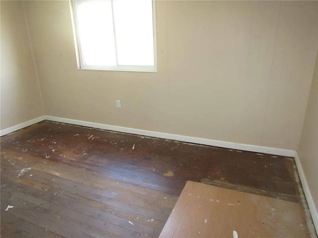 9 Fairhill St, Burgettstown, PA 15021