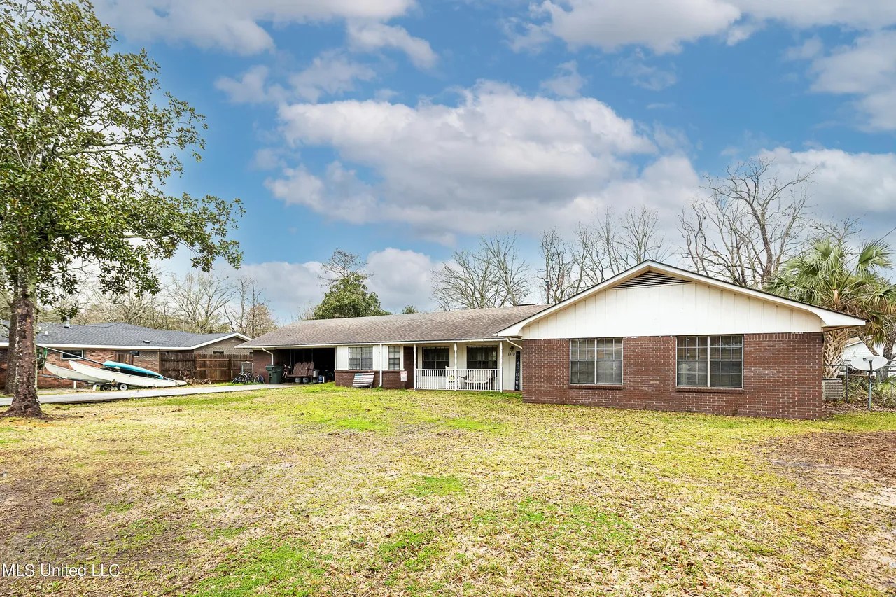 For Sale 1419 Porter Ave, Ocean Springs, MS 39564