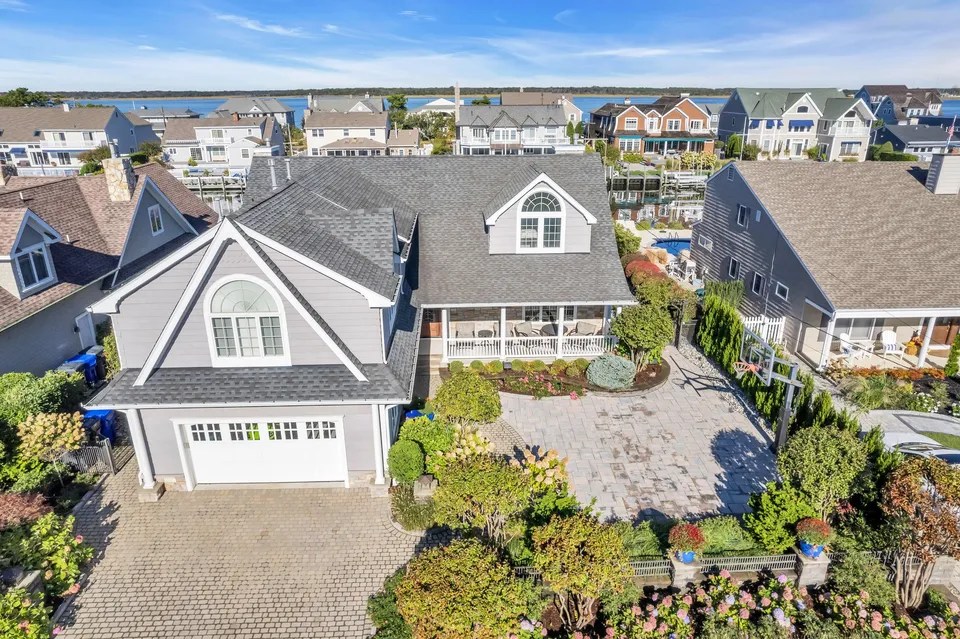 141 Squan Beach Dr, Mantoloking, NJ 08738