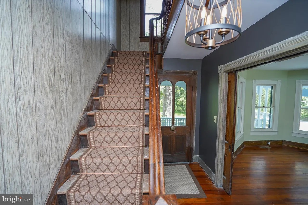 For Sale 106 H St, Mountain Lake Park, MD 21550