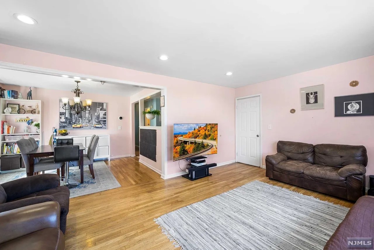 117 Burns Ave, Lodi, NJ 07644