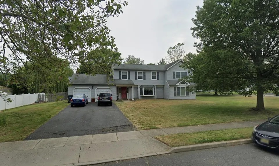 110 Betsy Ross Dr, Freehold, NJ 07728
