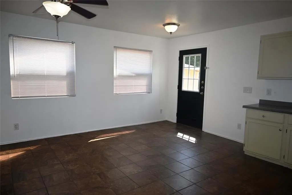 408 E 9th St, Elgin, TX 78621 Home for Rent