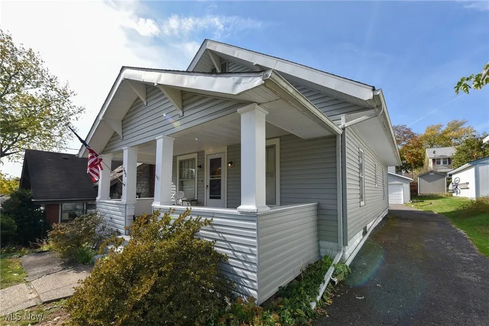 556 Orchard Ave, Barberton, OH 44203 134,900