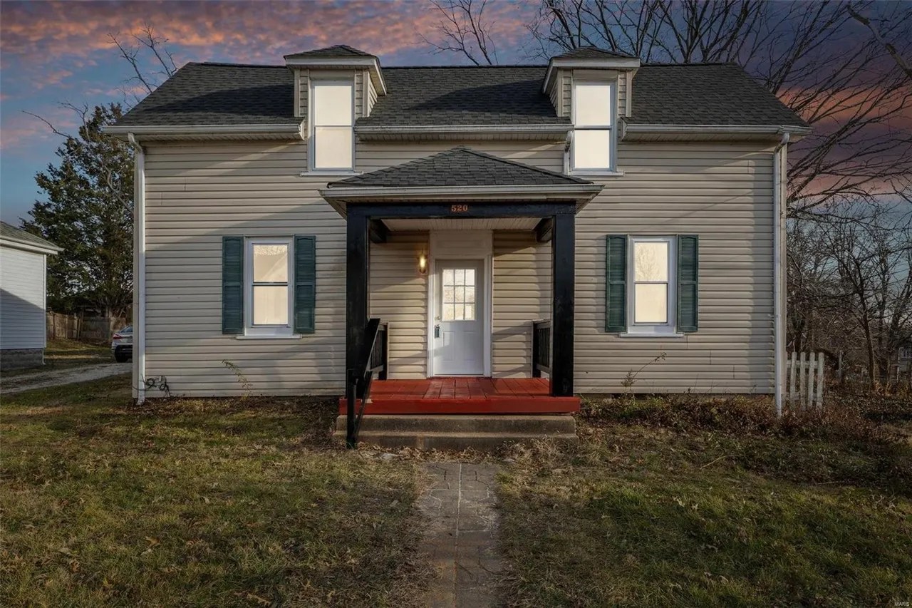 For Sale 520 Locust St, Washington, MO 63090