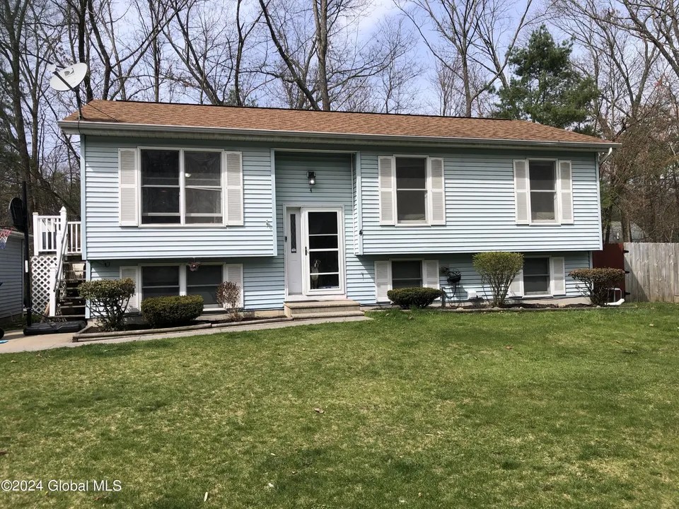 For Sale 4 Mockingbird Ln, Queensbury, NY 12804