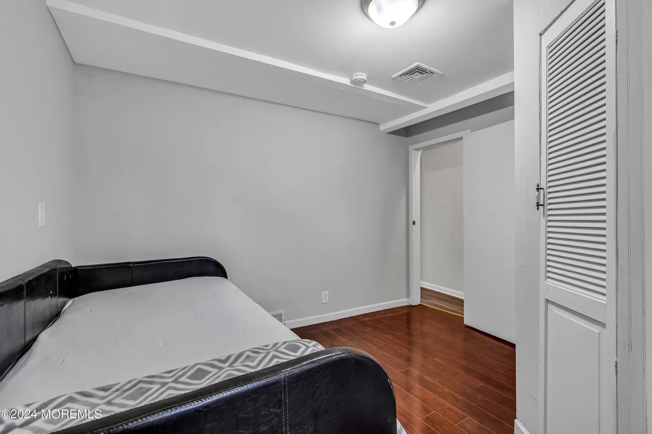 For Sale 113 Burlington Ave, Leonardo, NJ 07737