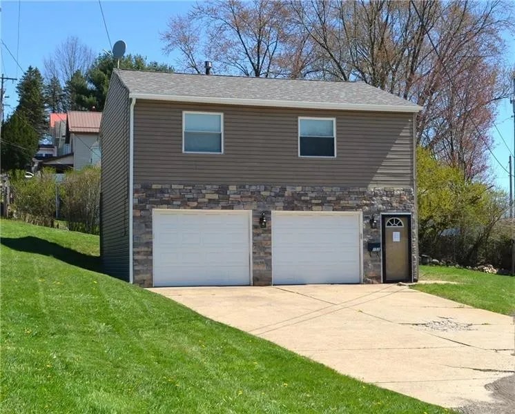 152 Wills Rd, New Kensington, PA 15068