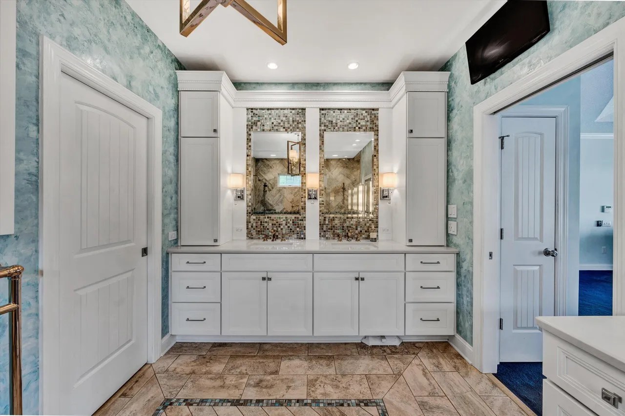 15 Tranquility Rd, VA 24121