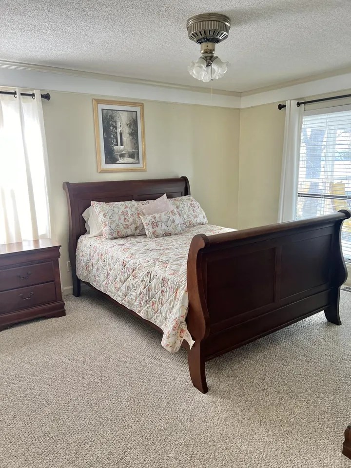 119 Lakeview Ln, Pickensville, AL 35447