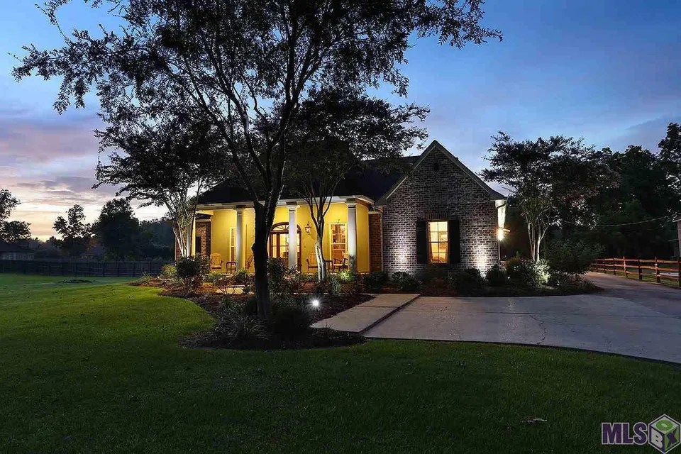 1051 E Plains Port Hudson Rd, Zachary, LA 70791