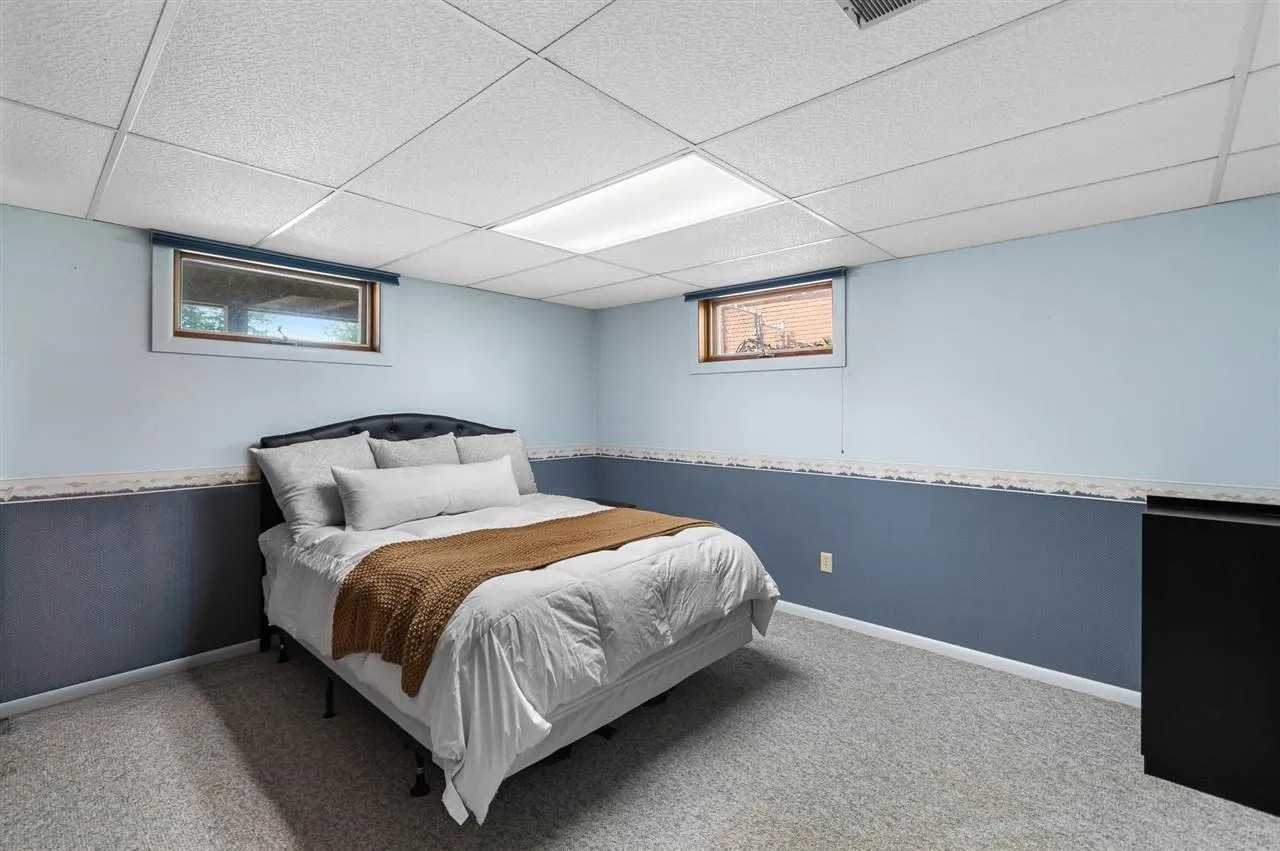 For Sale 765 Keswick Dr, Iowa City, IA 52246