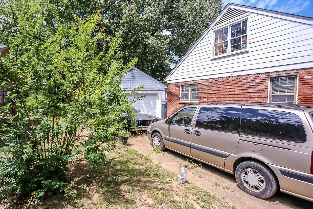 For Sale 3026 Laurencekirk Rd, Memphis, TN 38128