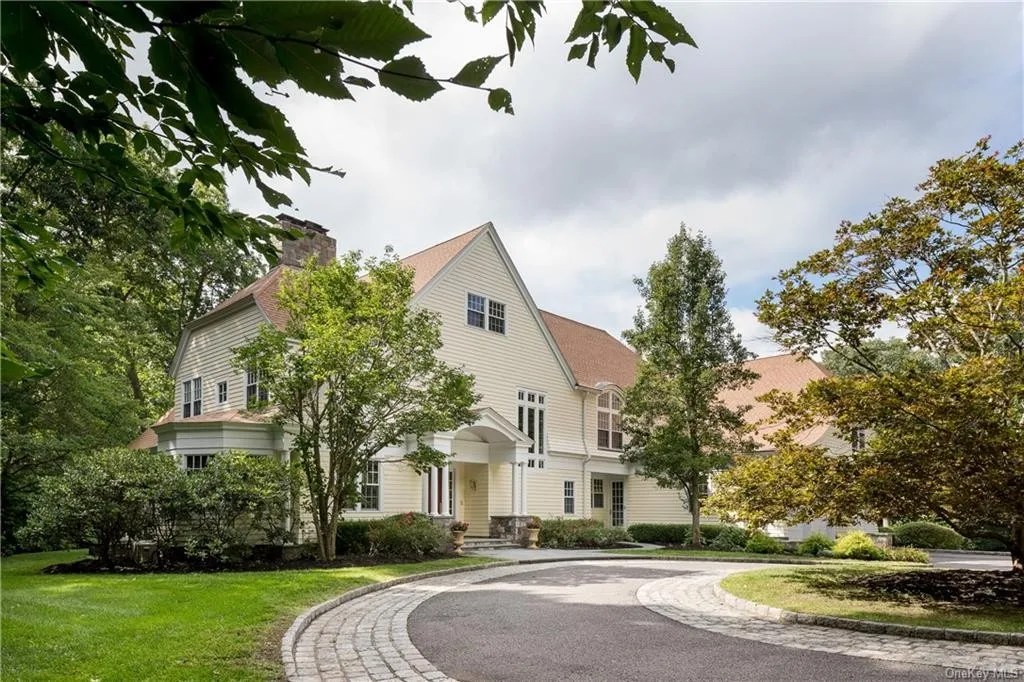 6 Rock Shelter Rd, Waccabuc, NY 10597