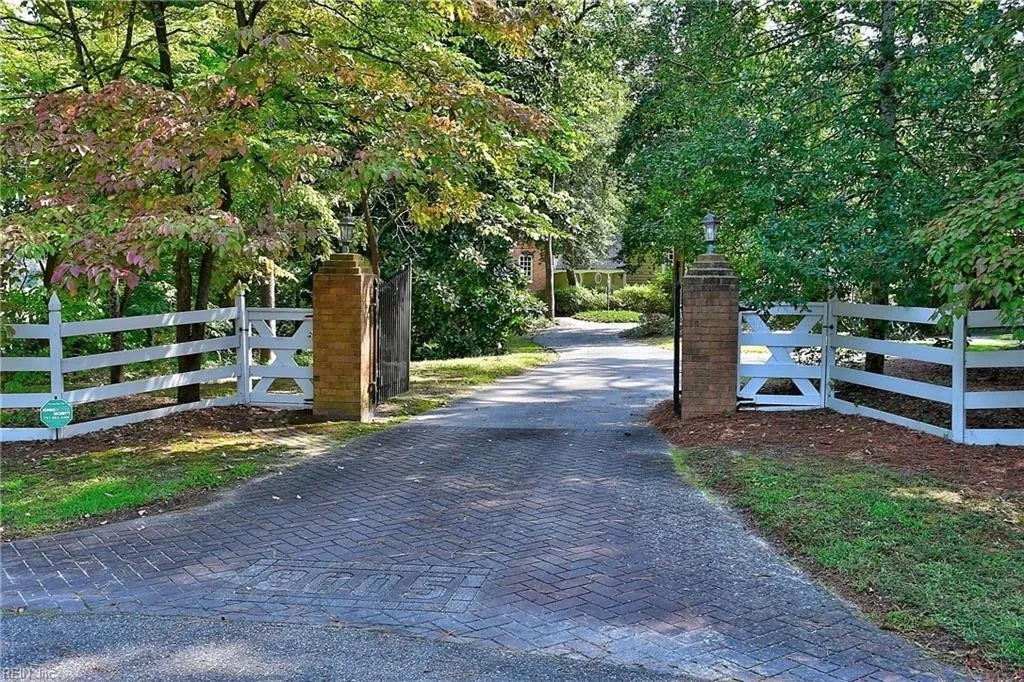 For Sale 8005 Beech Tree Ct, Suffolk, VA 23433