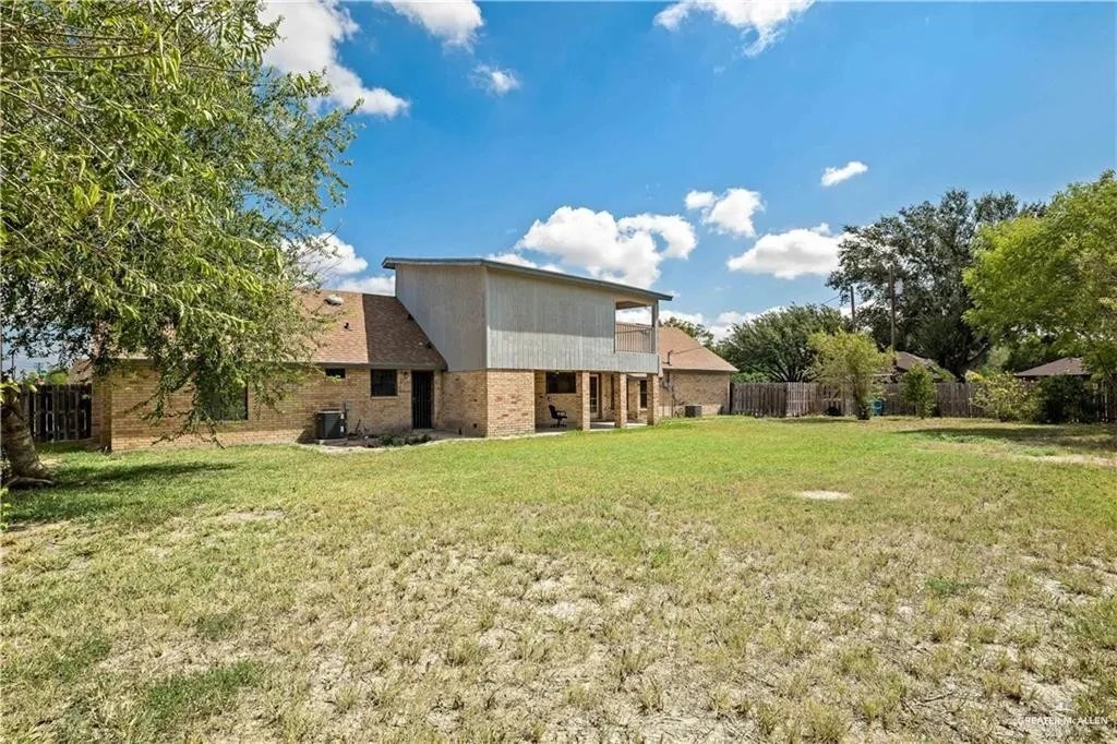 912 S Veterans Blvd, San Juan, TX 78589