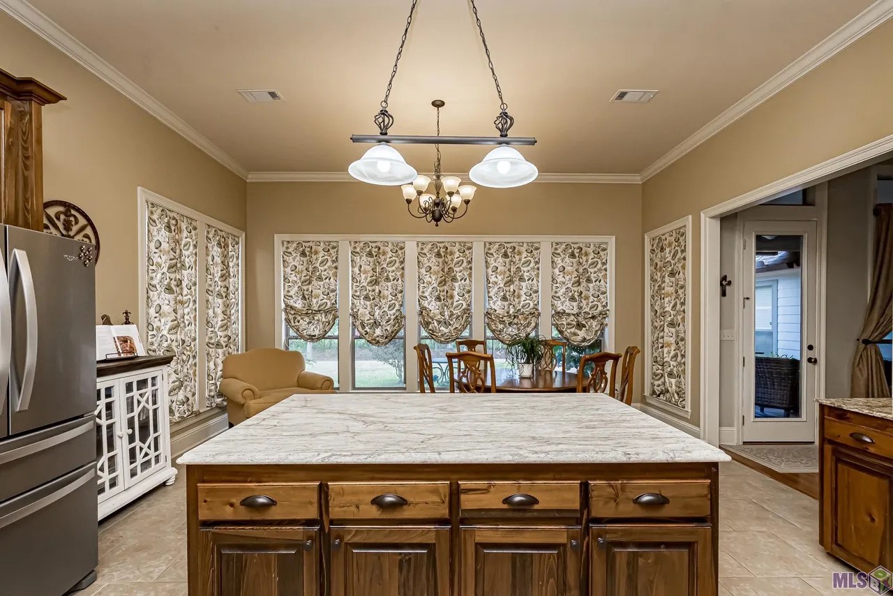 For Sale 35406 Oakcrest Ave, Geismar, LA 70734