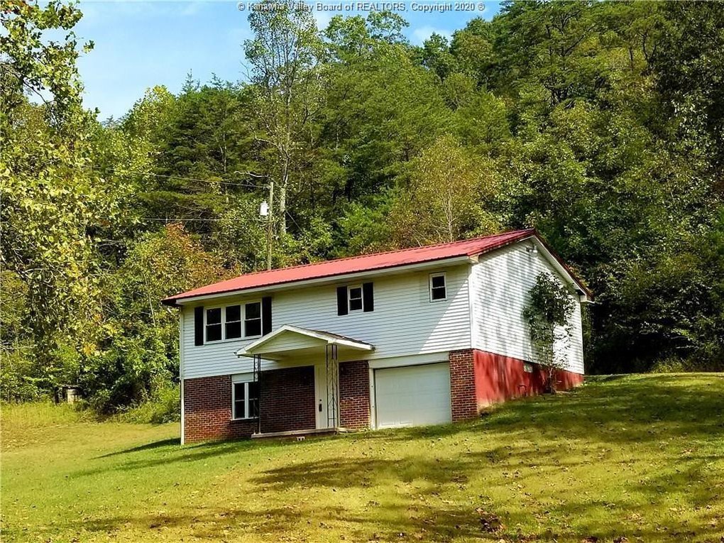 41 Lockhart Fork Rd, Sandyville, WV 25275