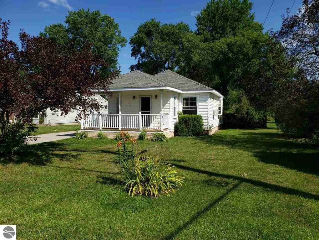 440 W Cedar St, Standish, MI 48658