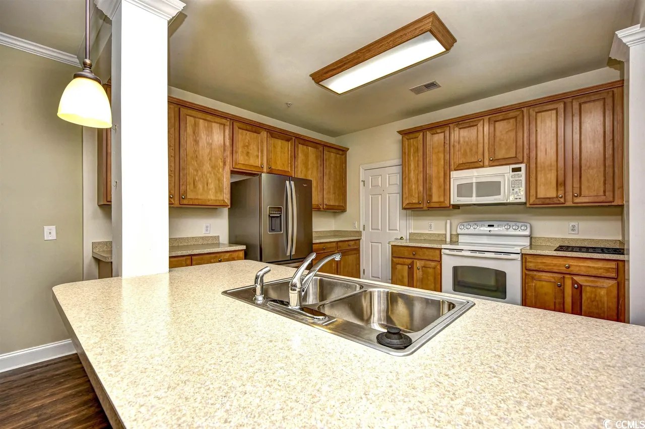 701 Pickering Dr Unit 202, Murrells Inlet, SC 29576