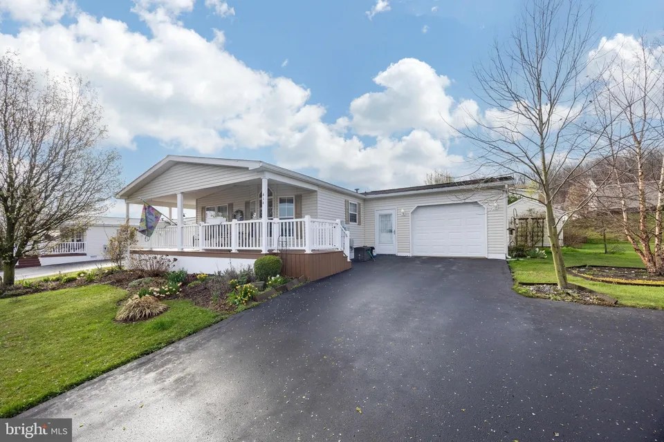 414 Aspen St, Coatesville, PA 19320