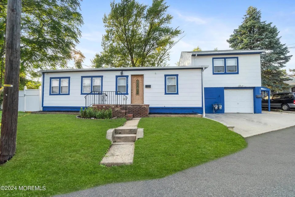 133 Highway 35, Laurence Harbor, NJ 08879 550,000