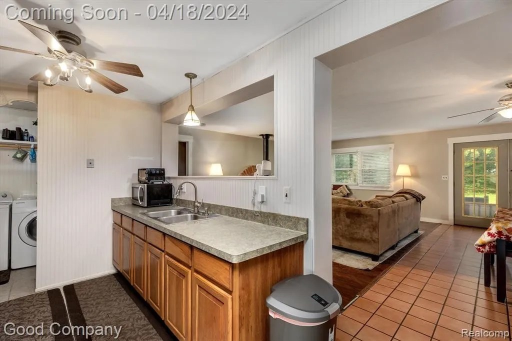 45 Huntley Ave, Clawson, MI 48017