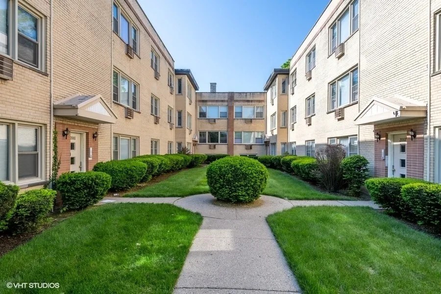 , Chicago, IL 60645 Home for Rent