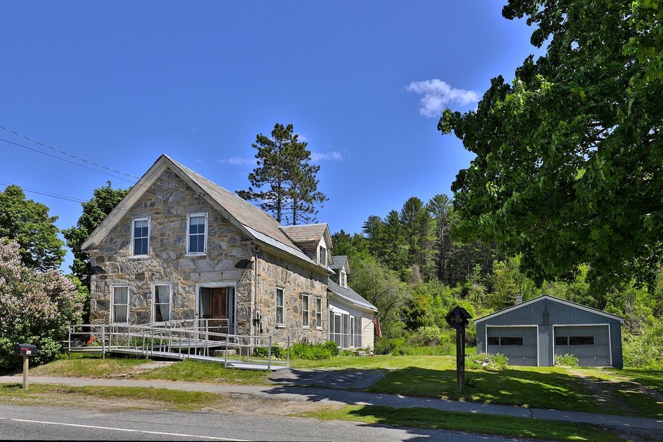 171 North St, Chester, VT 05143