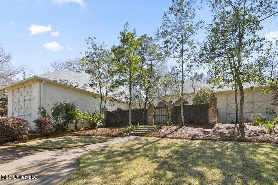 349 Kingsbridge Rd, Madison, MS 39110