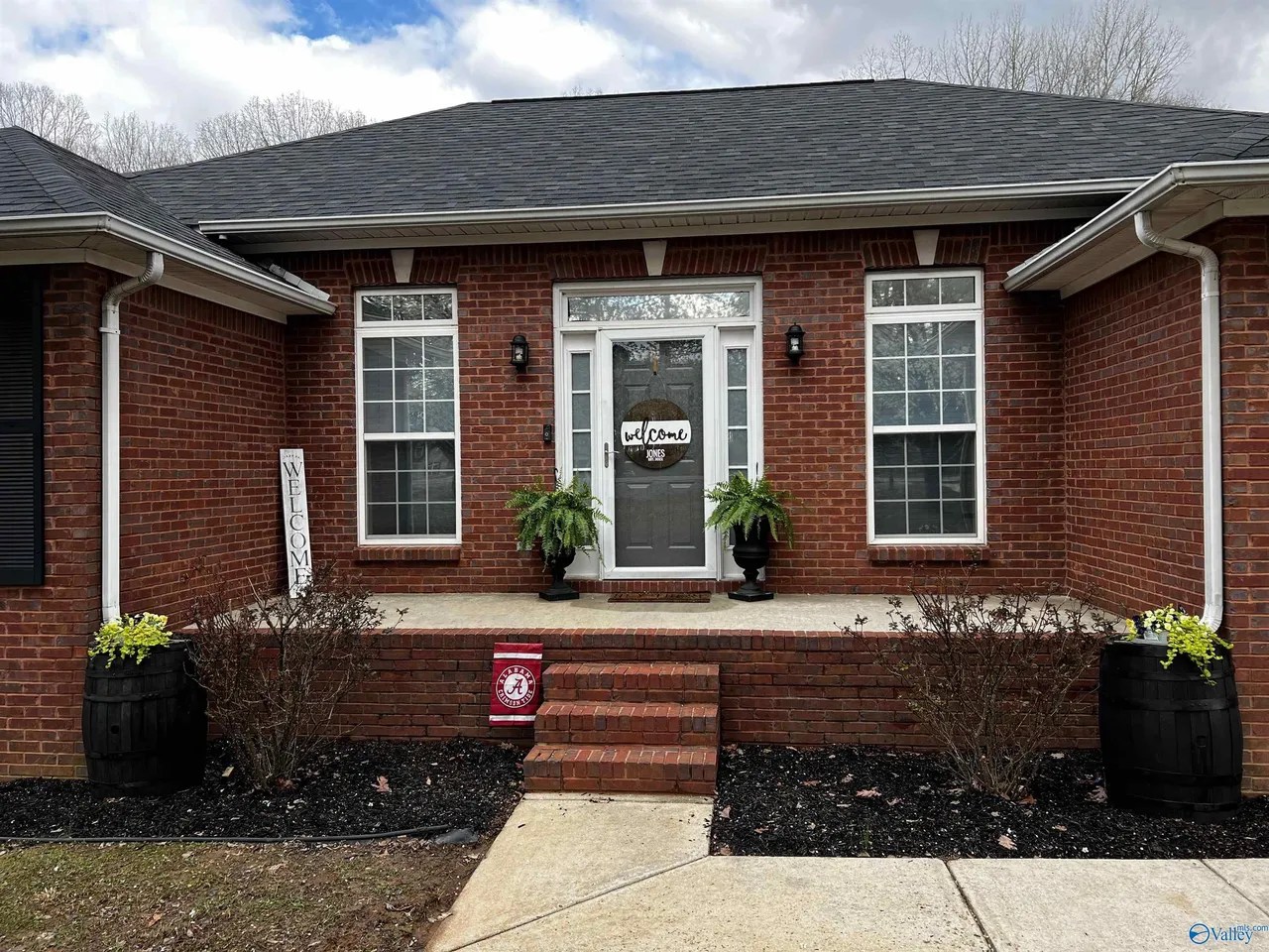 17808 Wells Rd, Athens, AL 35613