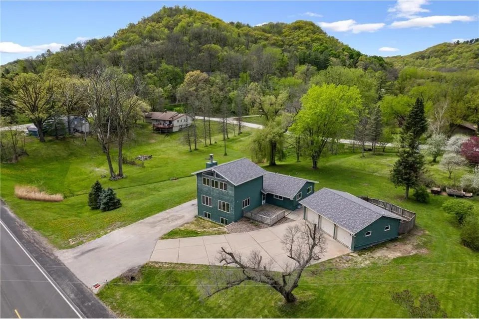 1221 Gilmore Valley Rd, Winona, MN 55987