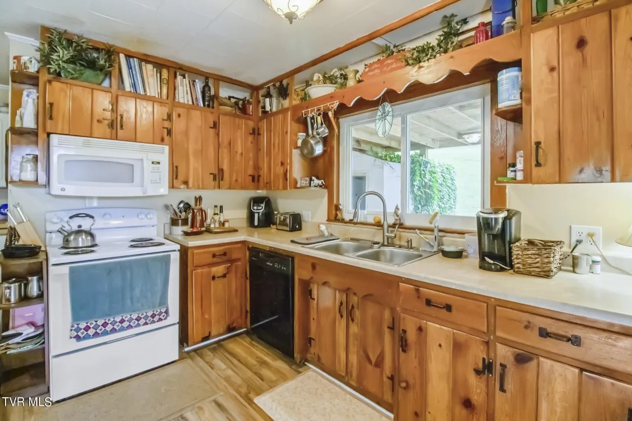 For Sale 2040 Kingsport Hwy, Greeneville, TN 37745