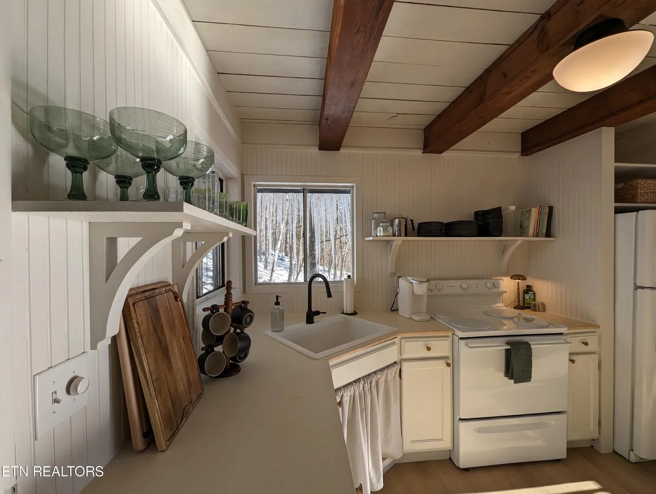 For Sale 252 Hueston Wood Ln, Speedwell, TN 37870