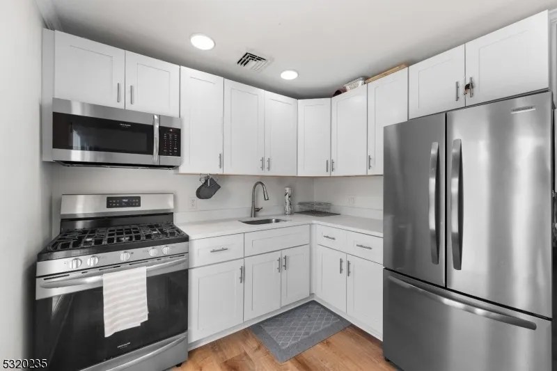 124 Third St, Middlesex, NJ 08846 399,000