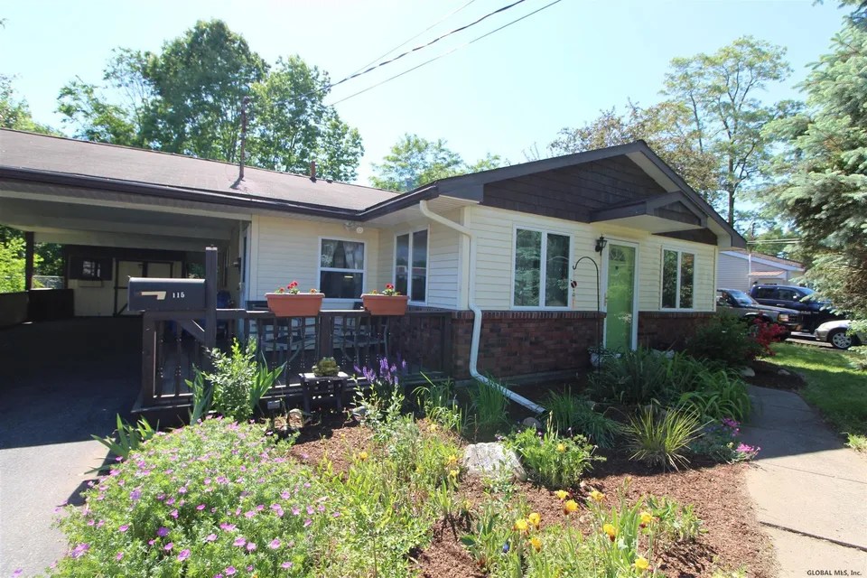 115 Fairground Ave, Ballston Spa, NY 12020