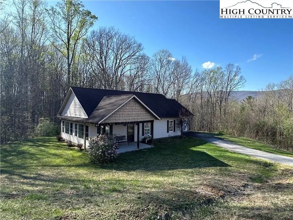 138 Forest Oak Ln, Jefferson, NC 28640