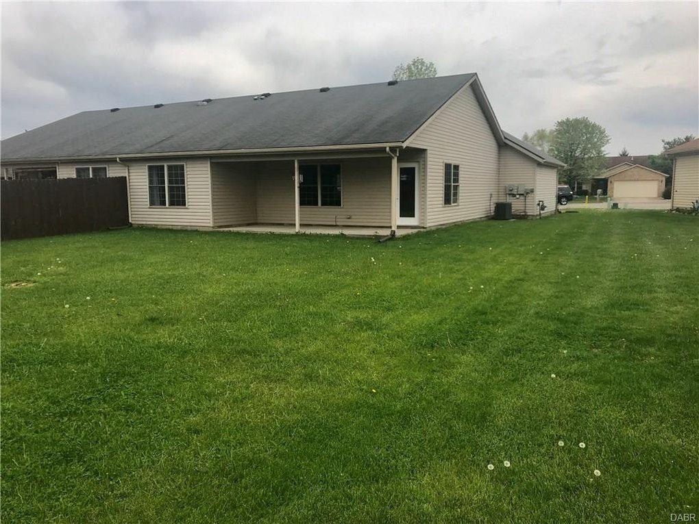 121 Brumbaugh Ct, Englewood, OH 45322
