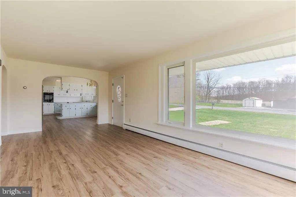 4729 Mountain Rd, Slatington, PA 18080