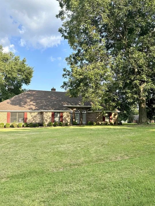 8740 Oakwood Ln, Olive Branch, MS 38654 409,900